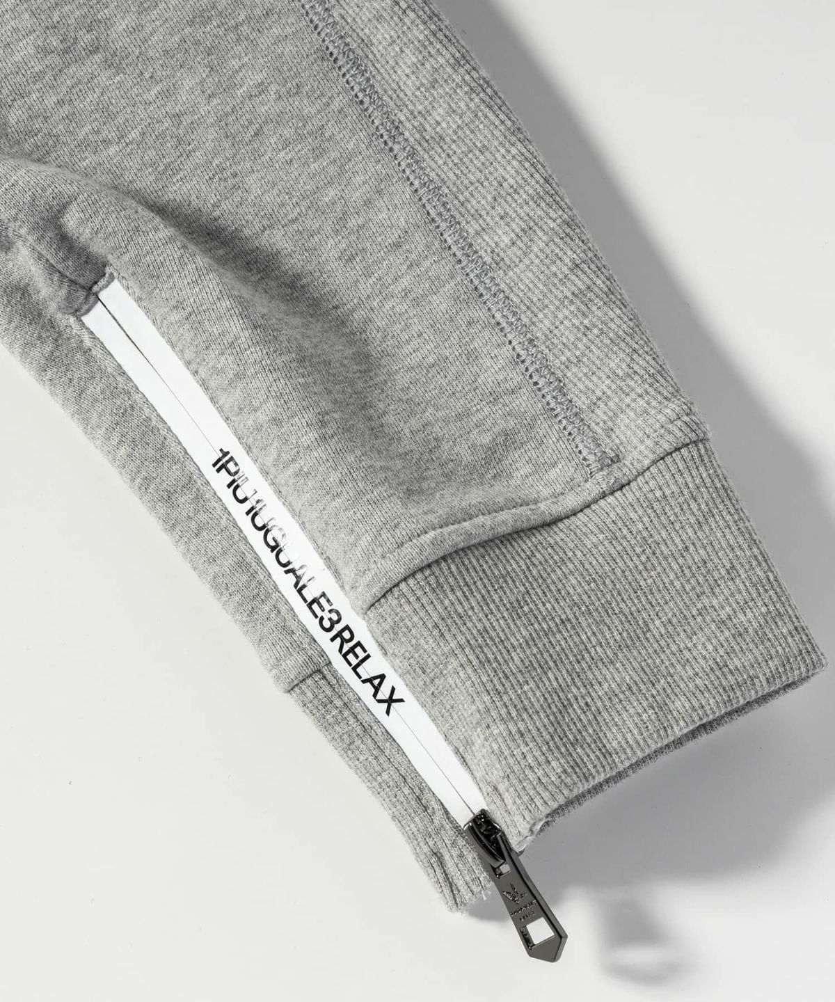 ���åץ����������åȥ��󥰥ѥ�� ���졼 1PIU1UGUALE3 RELAX ���Υԥ����Υ���������ȥ� ���å���