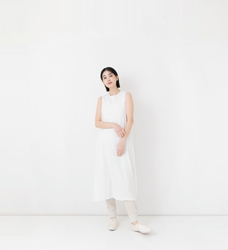【未使用】ebure　コットンノースリーブプルオーバー　ホワイト コットンノースリーブプルオーバー | Cut and sew | HER. Online Store