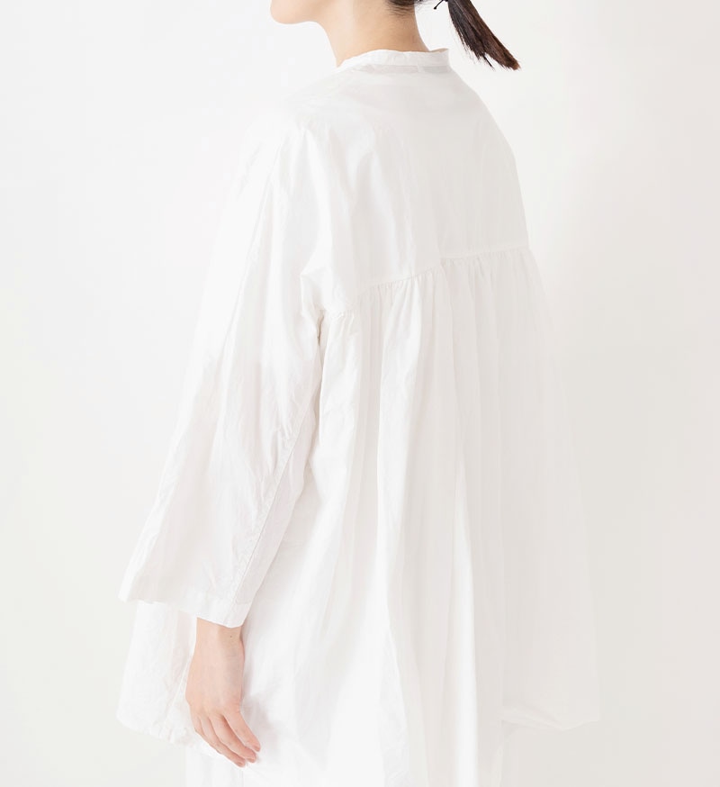 美品 Veritecoeur ヴェリテクール ギャザー ブラウス ホワイト ST-167C) / Veritecoeur(ヴェリテクール) / ギャザーブラウス / メール