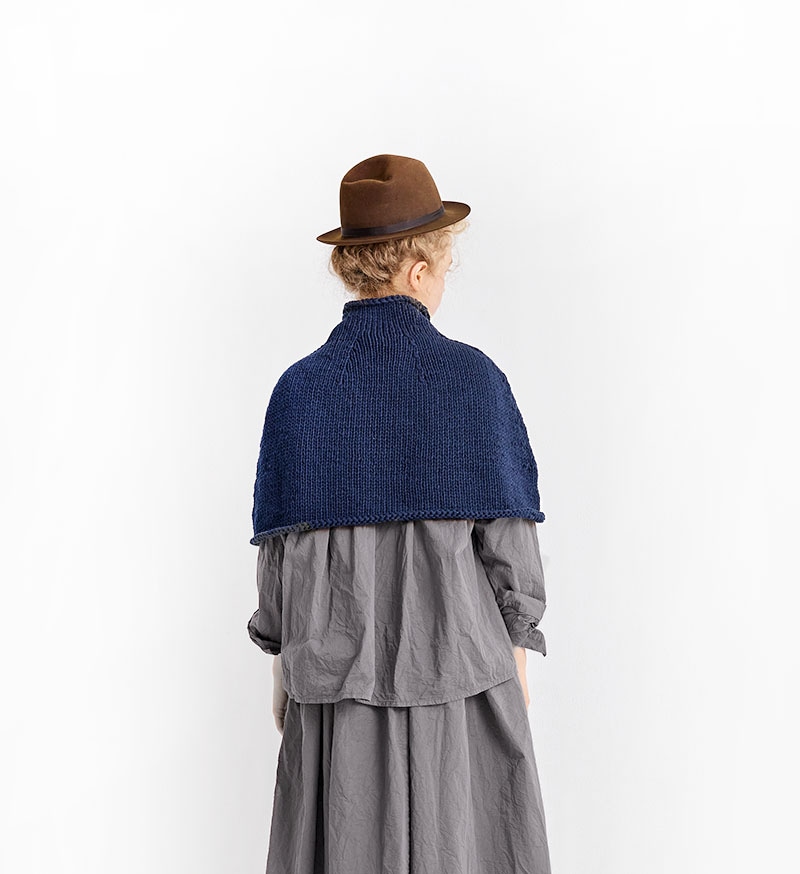 veritecoeur 柔らかニットポンチョ　ダークブラウン veritecoeur 柔らかニットポンチョ ダークブラウン