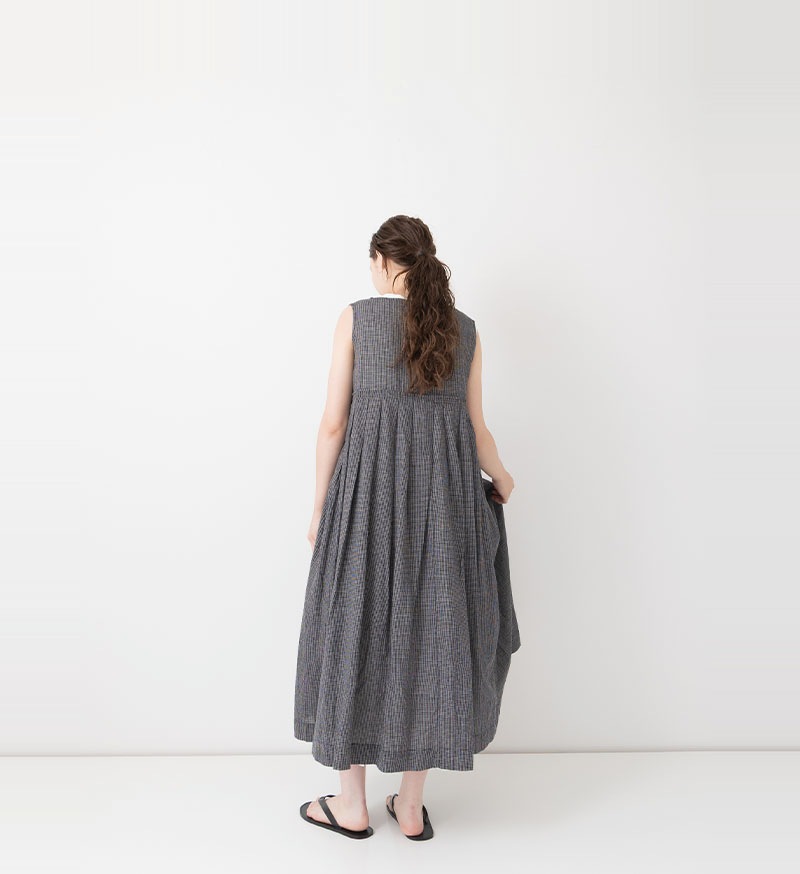 《Veritecoeur Shop & online shop 限定》<br>SP-015<br>CHECK SLEEVELESS DRESS