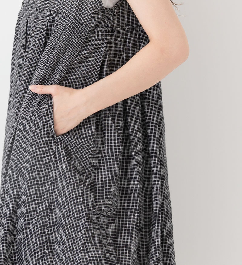 《Veritecoeur Shop & online shop 限定》<br>SP-015<br>CHECK SLEEVELESS DRESS