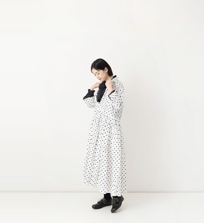 LTD-201<br>ドットフリルブラウス