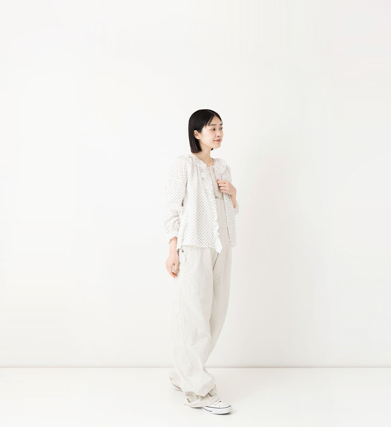 LTD-201<br>ドットフリルブラウス
