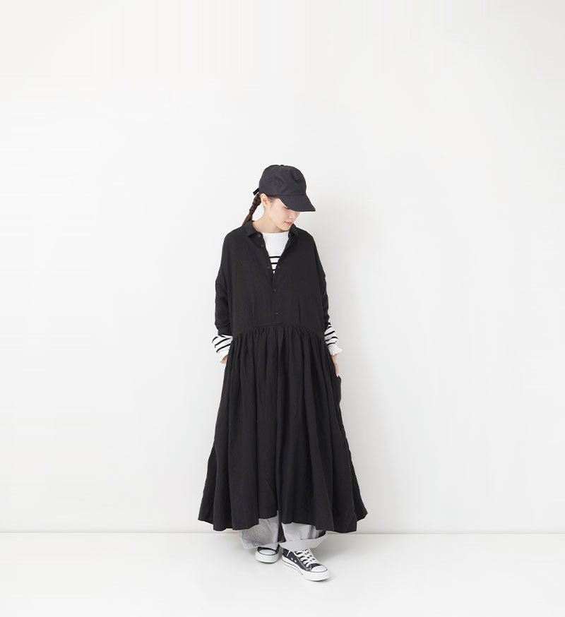 美品✦ฺヴェリテクール/Veritecoeur ギャザーワンピース チャコール Veritecoeur (ヴェリテクール) タイプライター ギャザーワンピース