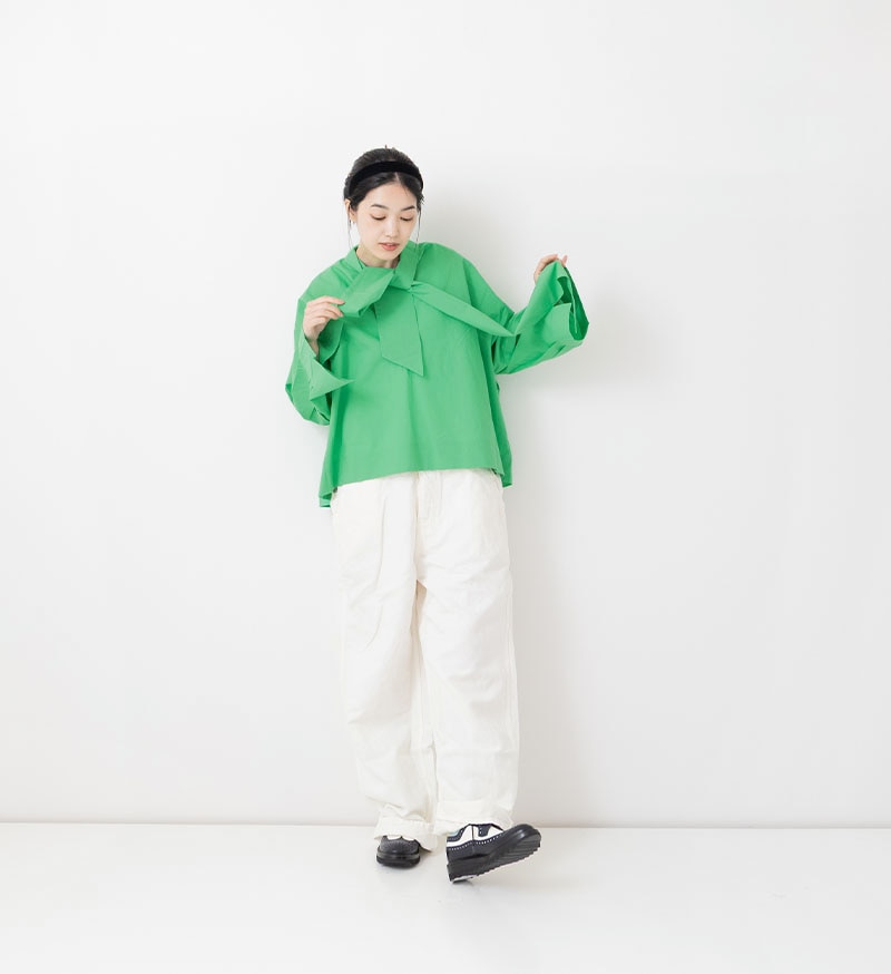 LTD-132<br>Tie Collar Blouse