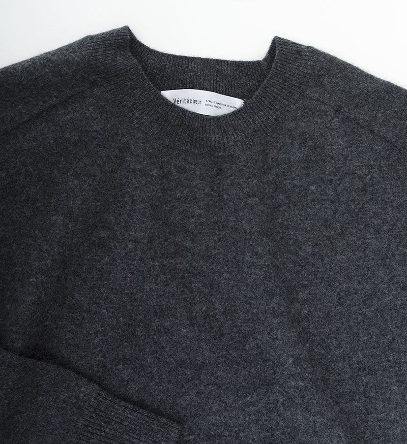 新品　Veritecoeur ヴェリテクール クルーネックニット ブラック Veritecoeur（ヴェリテクール） ニットプルオーバー レディース メンズ
