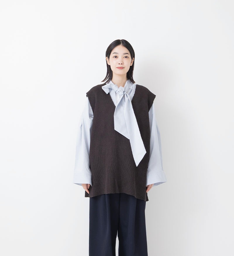 LTD-129<br>Cashmere V-Necked Vest - Limited - Veritecoeur(ヴェリテ
