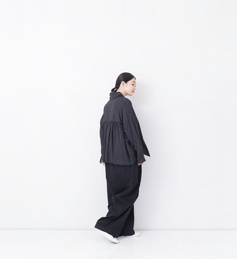 *VC-2748<br>ドットタイカラーブラウス