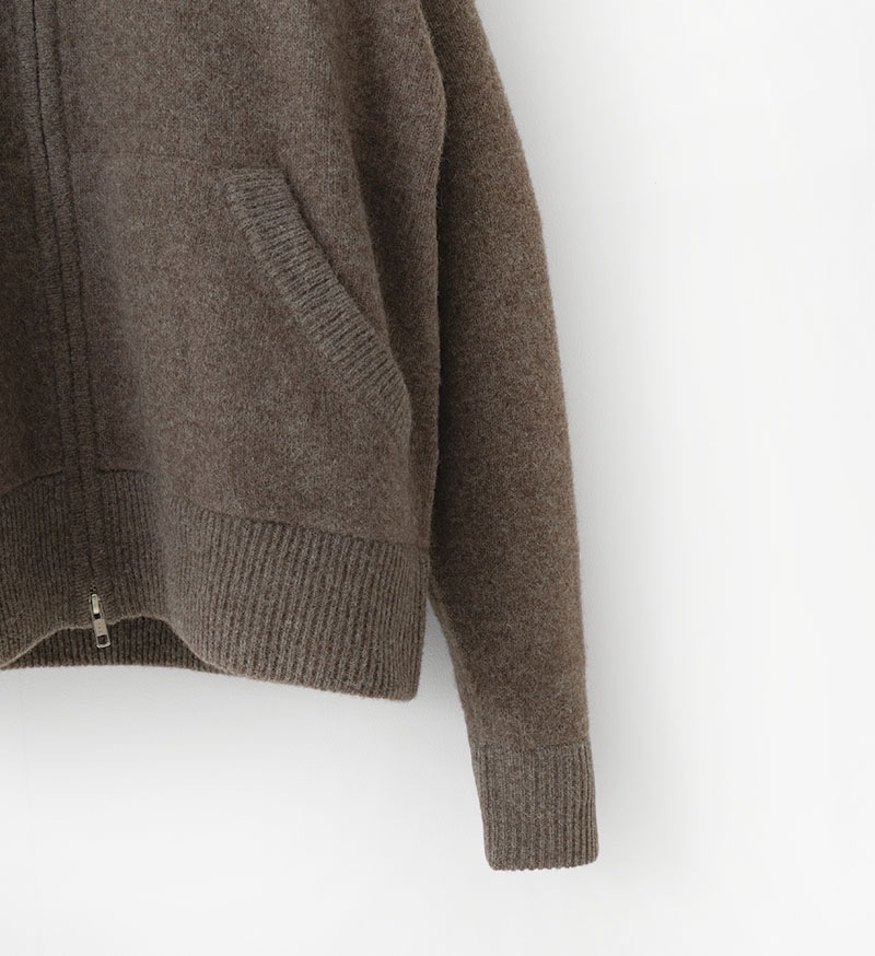 VCK-301<br>フーディージップニット