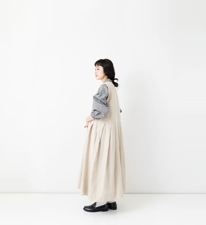 u*8様 新品☆familiar テリア ワンピース 90cm NARU(ナル) リサイクルウールクロス キーネックワンピース 656930