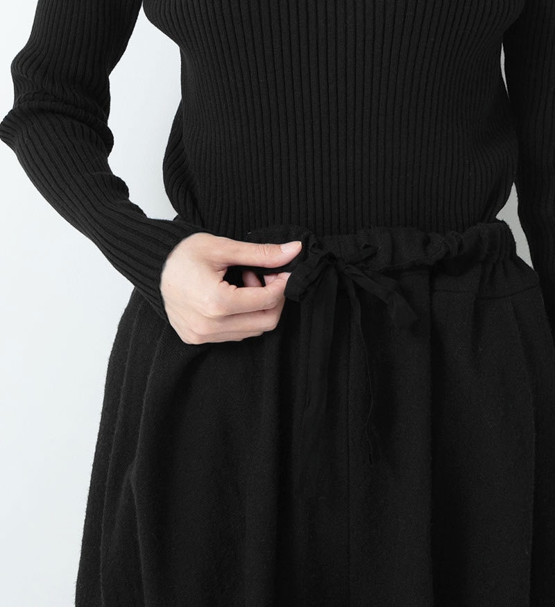 Véritécœurヴェリテクール 黒 バルーンリネンパンツ Véritécœurヴェリテクール 黒 バルーンリネンパンツ COLLECTION