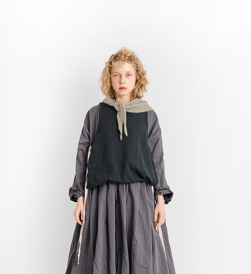 【新品】マリホジャ シルクモヘアトライアングルストール　グレー 新品】マリホジャ シルクモヘアトライアングルストール グレー - メルカリ