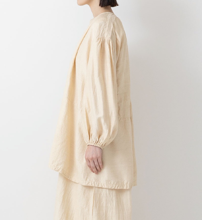 SALE】<br>VC-2628S<br>タッサーシルクギャザーブラウス - Back Number