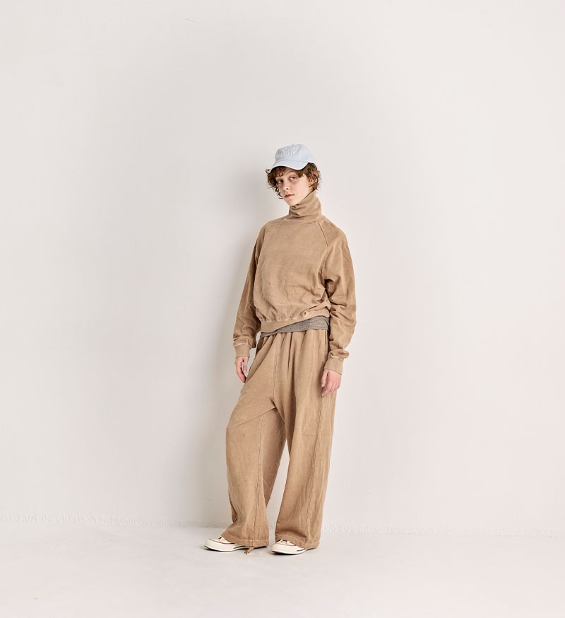 VCC-547<br>顔料染裏毛パンツ