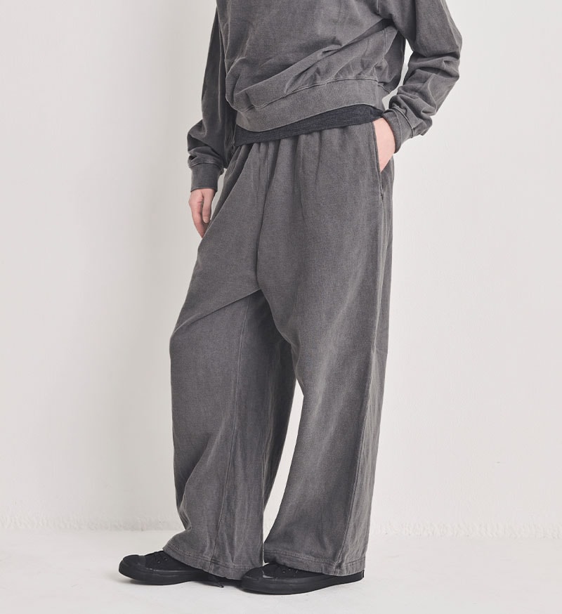 VCC-547<br>顔料染裏毛パンツ