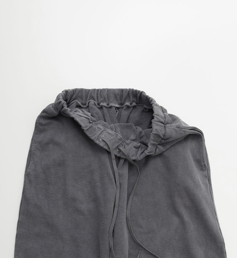VCC-547<br>顔料染裏毛パンツ