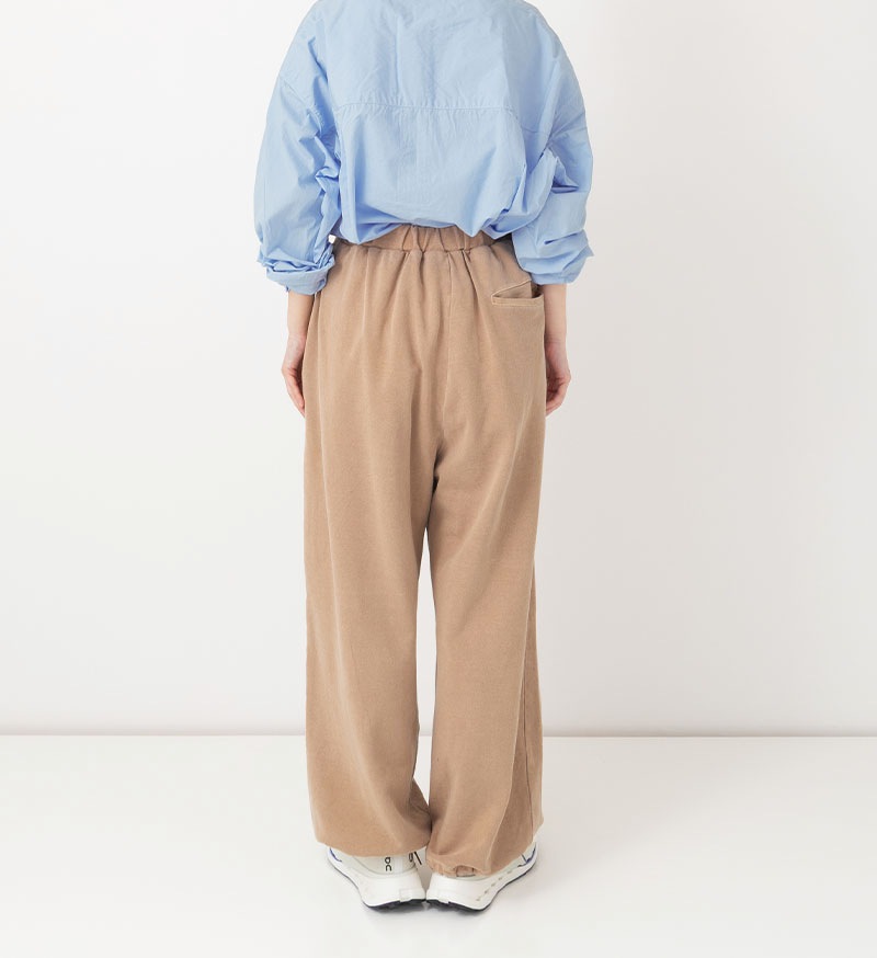 VCC-547<br>顔料染裏毛パンツ