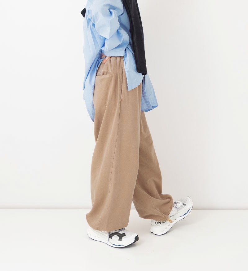 VCC-547<br>顔料染裏毛パンツ