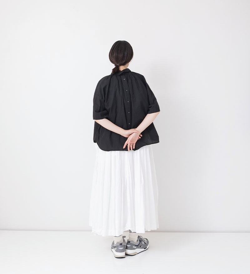 ST-178<br>バックボタンブラウス