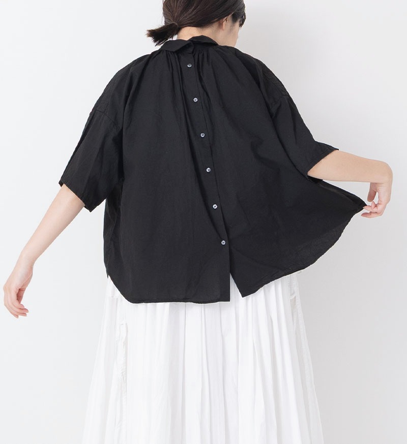 ST-178<br>バックボタンブラウス