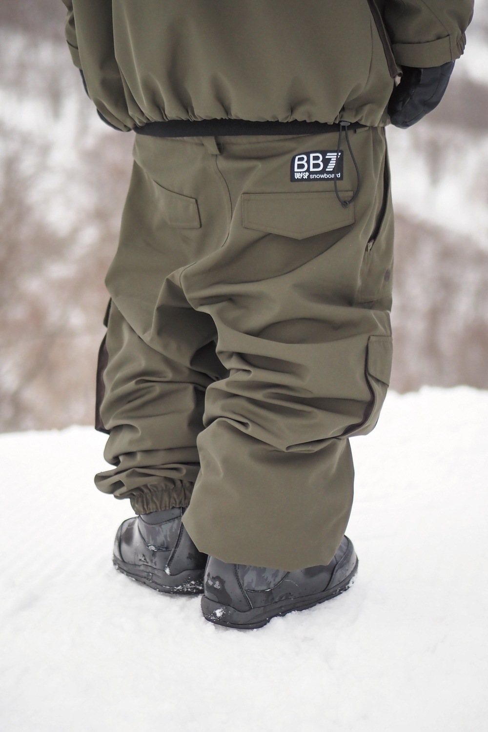 Wide Jogger Cargo Pants