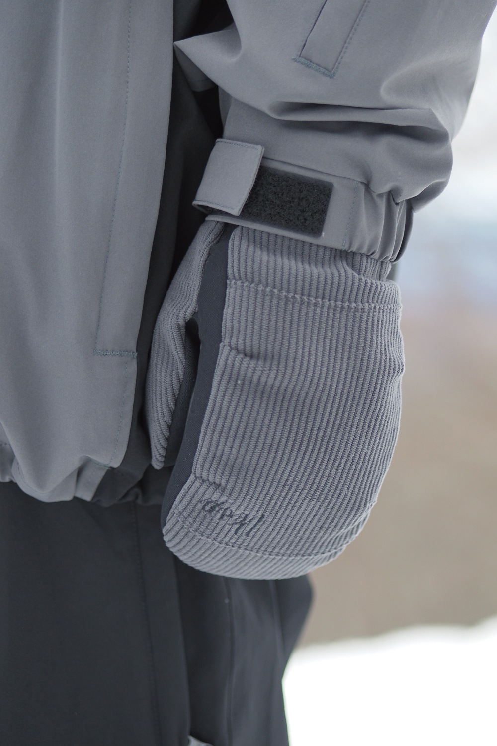 Regular Corduroy Mitten