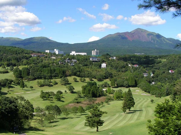 【お1人様1セット限り】12/1～翌3/31☆高千穂CC　平日プレー券(4名分×1枚セット)