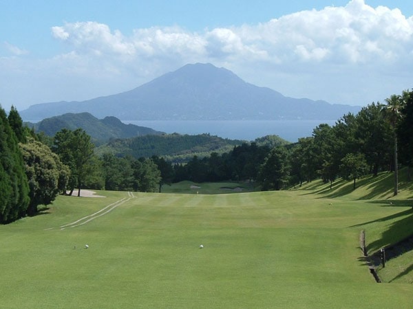 【お1人様1セット限り】1/5～4/28☆鹿児島国際GC　平日プレー券(4名分×1枚セット)