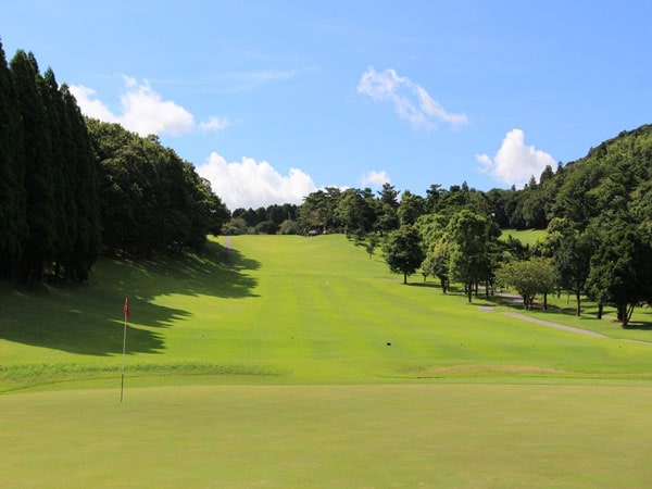 [Eチケ]7/1～9/30☆鹿野山GC　平日プレー券(4名分×1枚セット)
