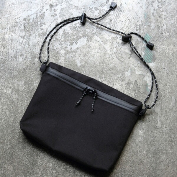 FAIRWEATHER zip sacoche black [フェアウェザー]