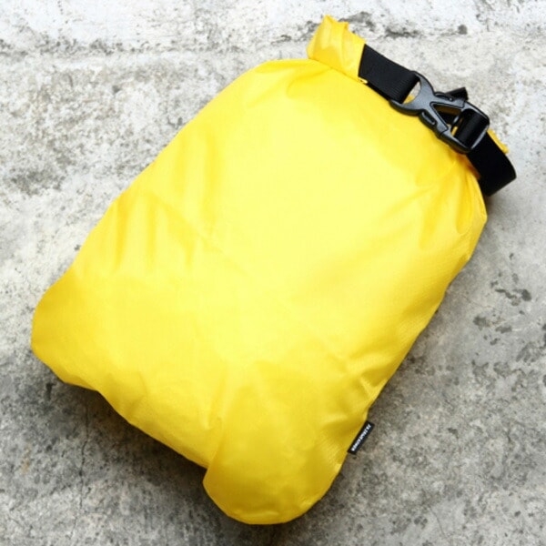 FAIRWEATHER dry sack yellow [フェアウェザー]