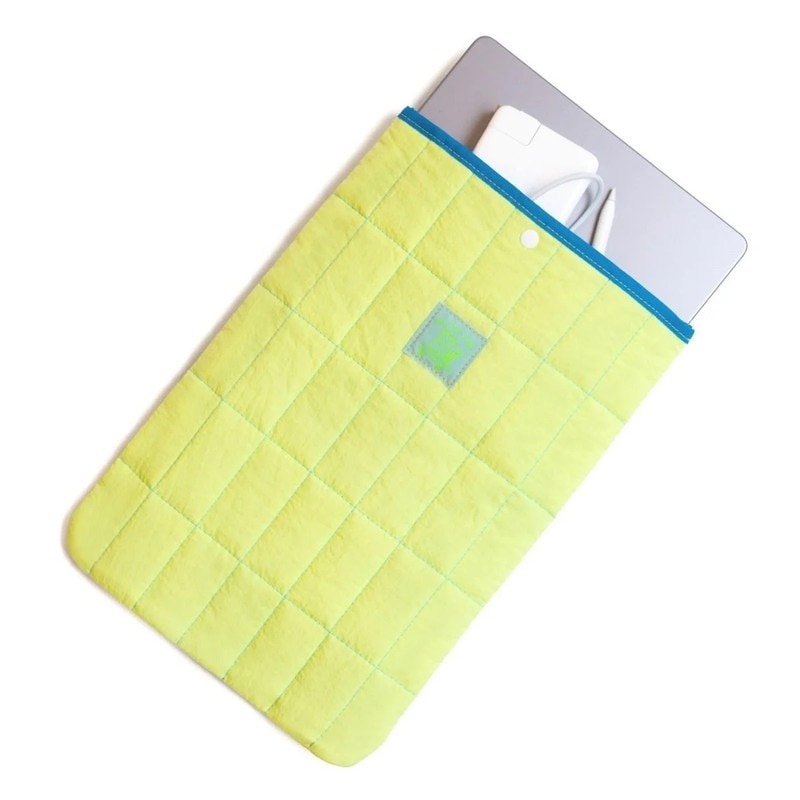 BLUE LUG padding pc sleeve 13-14inch flash yellow [ブルーラグ]