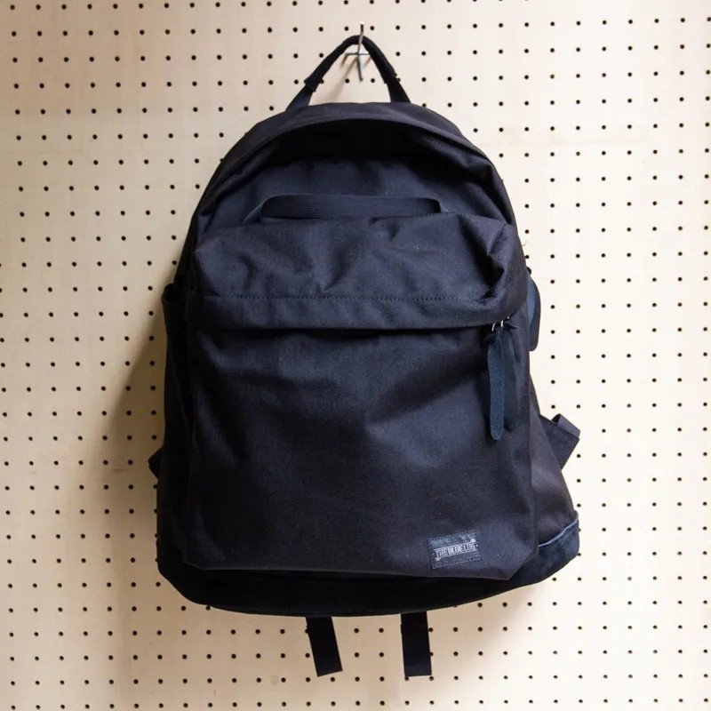 The blue lugブラックナイロンリュック The blue lugブラックナイロンリュック BLUE LUG* THE DAY PACK