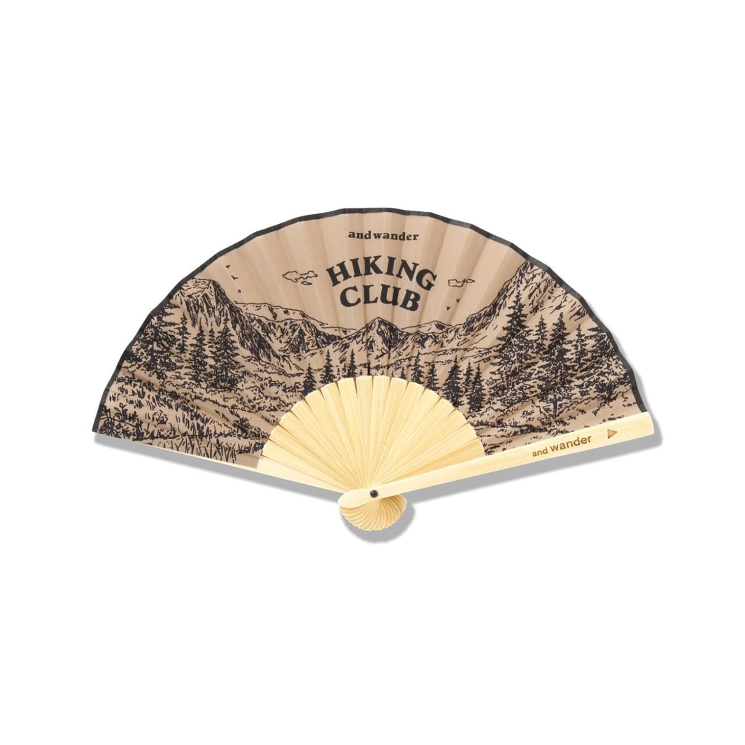 [当日出荷可] and wander 206 hiking club folding hand fan beige [アンドワンダー]