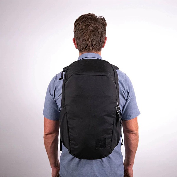 EVERGOODS CHZ22 - Civic Half Zip 22L Solution Black [エバー