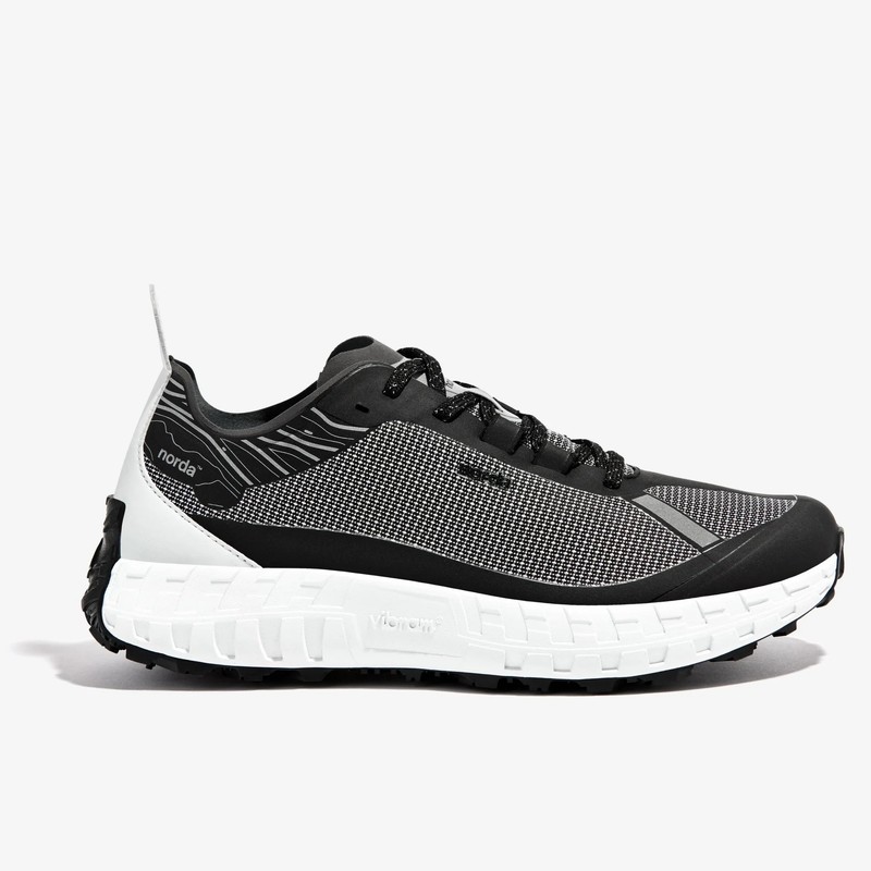 [30%OFF] norda 001-Mens Core Black [ノルダ]