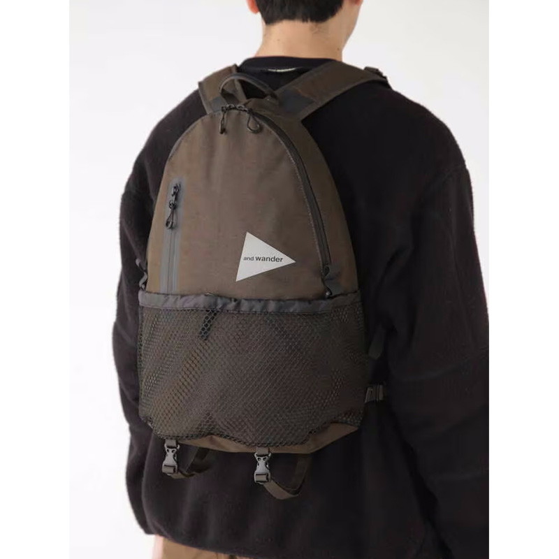 and wander PE/CO 20L daypack d.khaki [アンドワンダー]