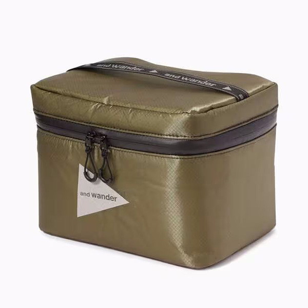 and wander sil soft cooler small khaki [アンドワンダー]