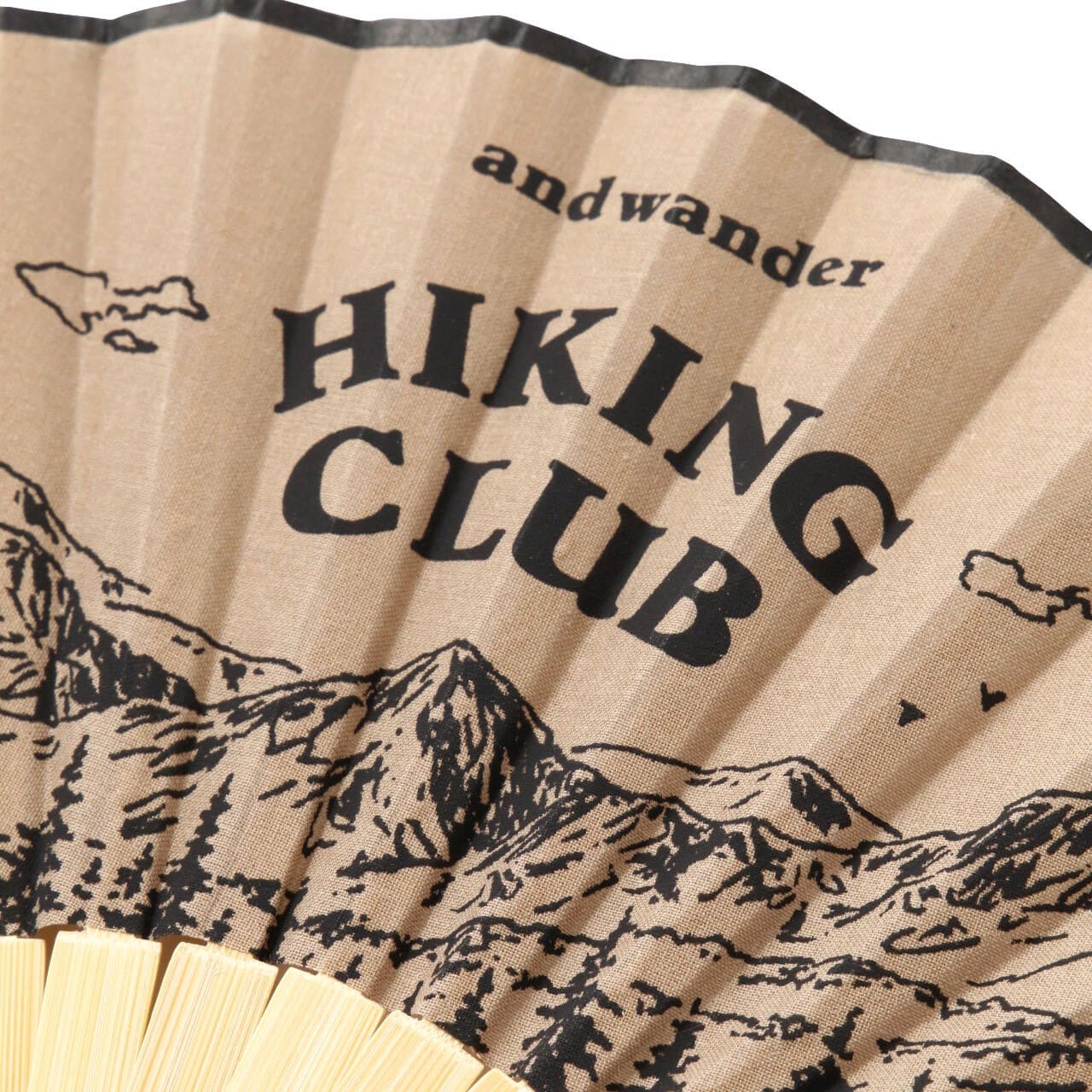 [当日出荷可][20%OFF] and wander 206 hiking club folding hand fan beige [アンドワンダー]