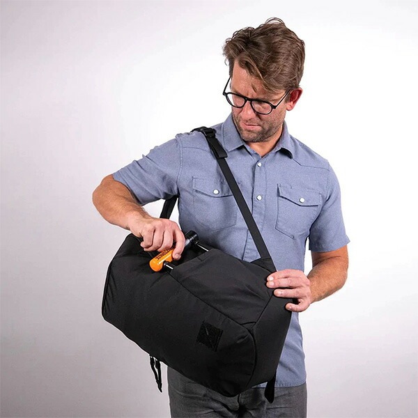 EVERGOODS CHZ22 - Civic Half Zip 22L Solution Black [エバーグッズ]