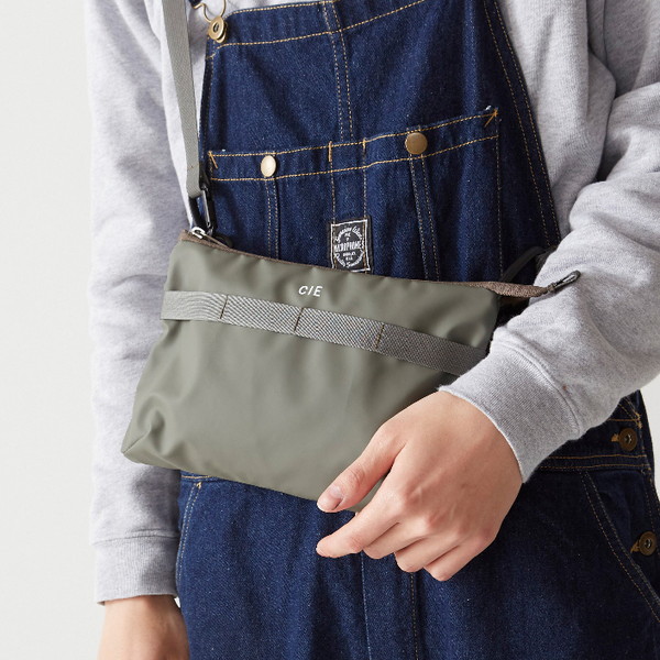CIE Grid-3 Attachment-01 MINI SHOULDER BAG Olive [シー]