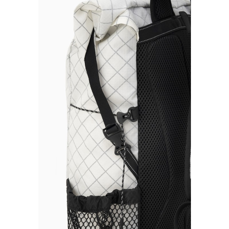 and wander ECOPAK 18L backpack off white [アンドワンダー]