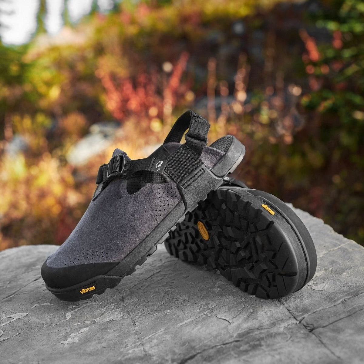 BEDROCK SANDALS Mountain Clog Synthetic Suede Gray Upper/Black Webbing [ベッドロックサンダル]