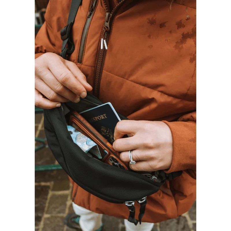 EVERGOODS CAS2 - Civic Access Sling 2L Solution Black