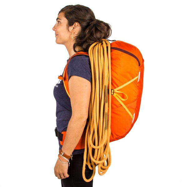 blue ice スクアロウ32L マッドレッド [ブルーアイス]