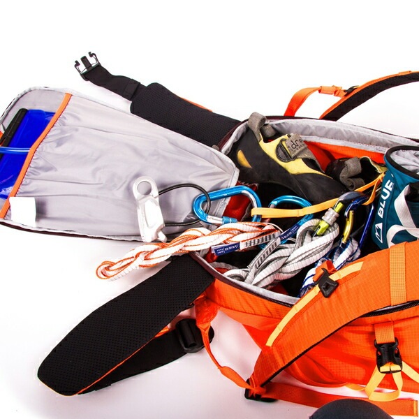 blue ice スクアロウ32L マッドレッド [ブルーアイス]