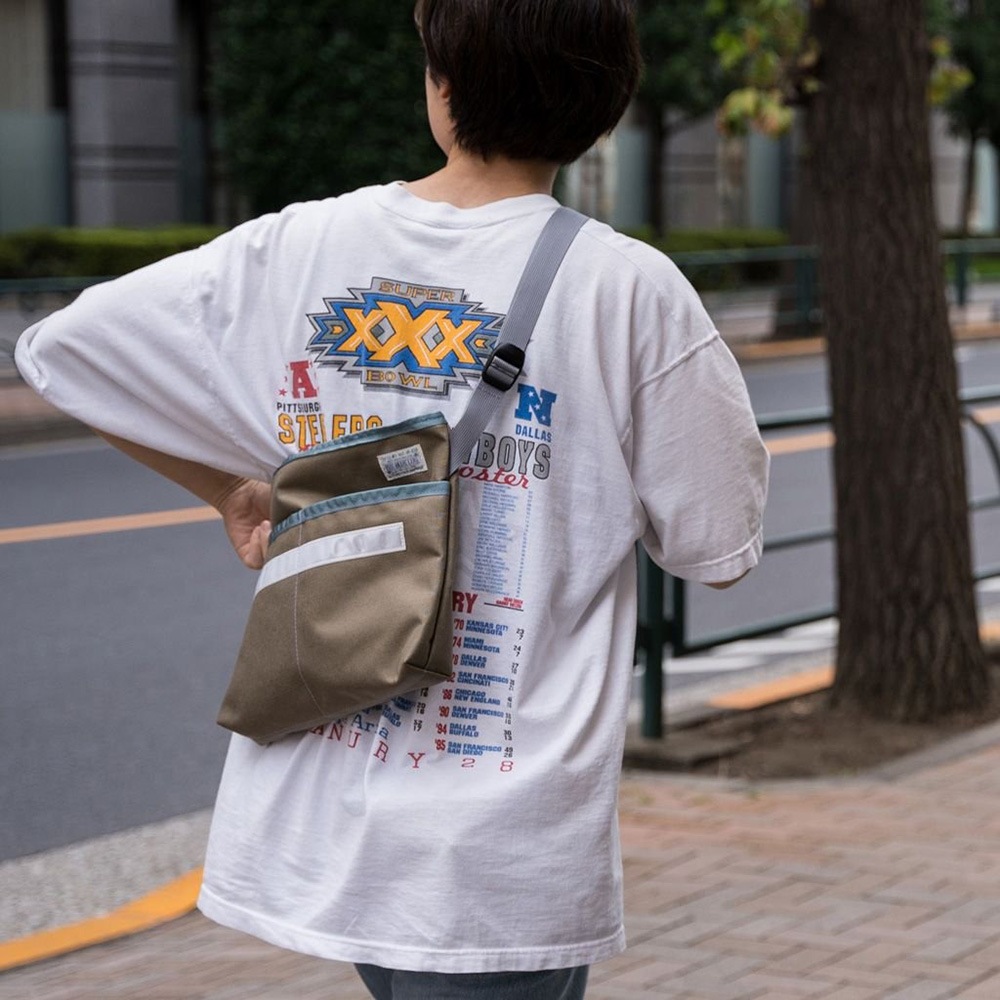 BLUE LUG stroll sacoche beige/reflector [ブルーラグ]