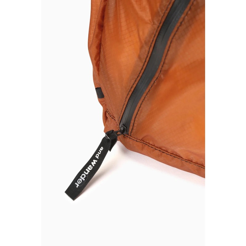 and wander sil daypack black [アンドワンダー]