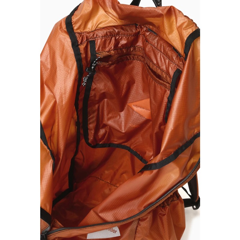 and wander sil daypack gray [アンドワンダー]